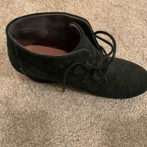 Black wedge booties by Toms! Stylish and comfortable!